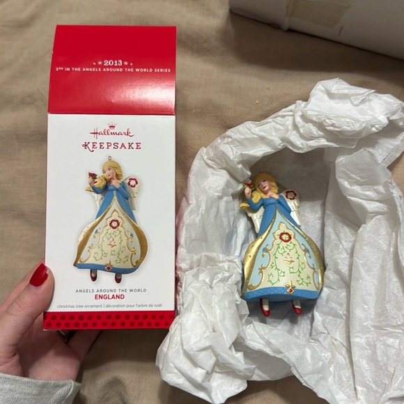 ⭐️ 2/$5 Angels Around the World England Ornament - Picture 1 of 1